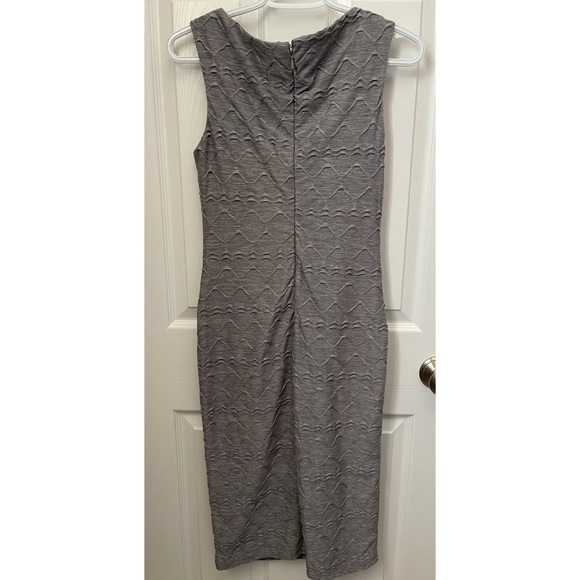 Le Chateau NWOT Size Small - Picture 2 of 3